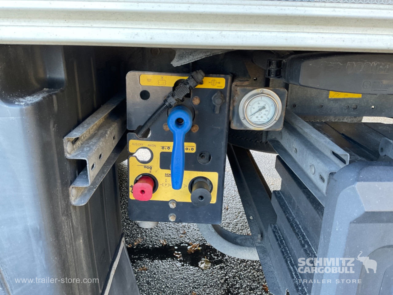 SCHMITZ Reefer Standard Double deck - Semirremolque isotérmico: foto 3 SCHMITZ Reefer Standard Double deck - Semirremolque isotérmico: foto 3