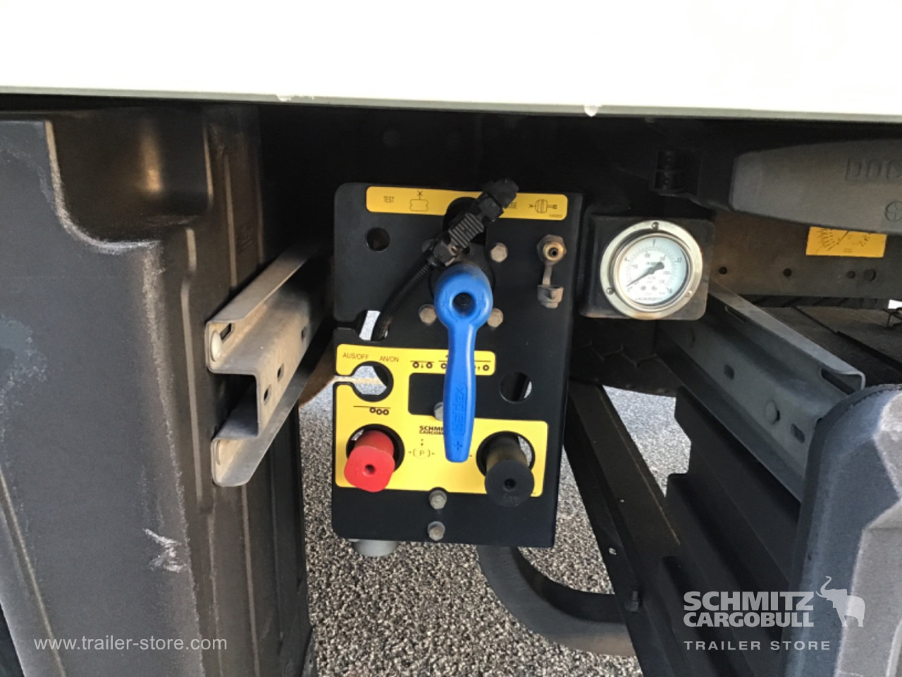 SCHMITZ Reefer Standard Double deck - Semirremolque isotérmico: foto 4 SCHMITZ Reefer Standard Double deck - Semirremolque isotérmico: foto 4