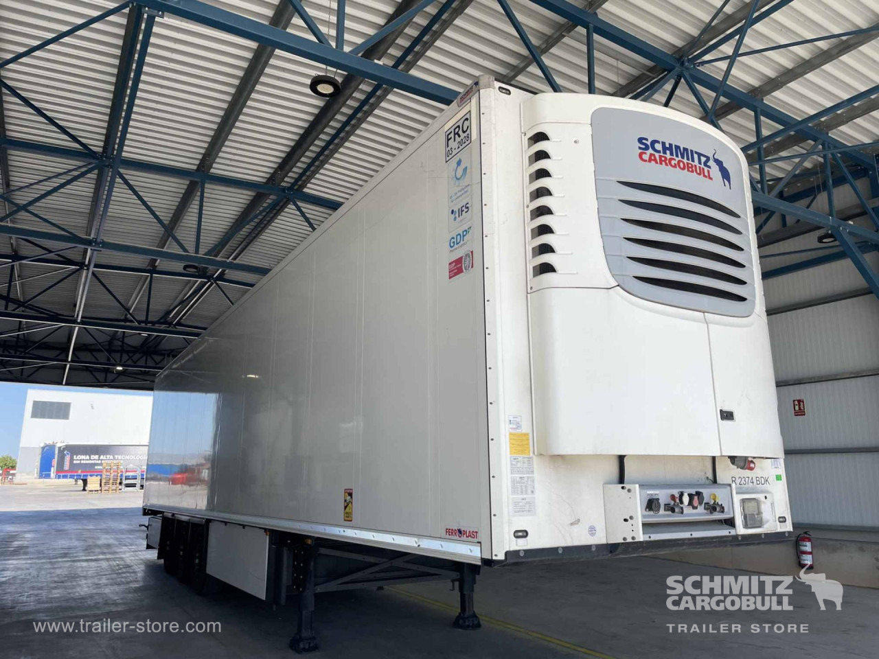 SCHMITZ Semiremolque Frigo Standard - Semirremolque isotérmico: foto 2 SCHMITZ Semiremolque Frigo Standard - Semirremolque isotérmico: foto 2