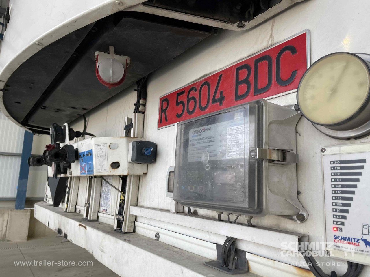 SCHMITZ Semiremolque Frigo Standard - Semirremolque isotérmico: foto 2 SCHMITZ Semiremolque Frigo Standard - Semirremolque isotérmico: foto 2