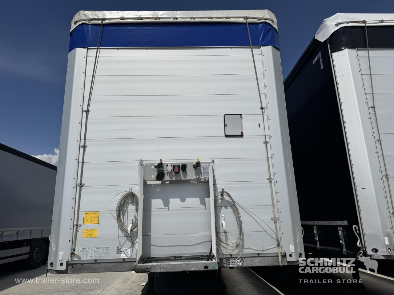 SCHMITZ Curtainsider Standard - Semirremolque lona: foto 2 SCHMITZ Curtainsider Standard - Semirremolque lona: foto 2