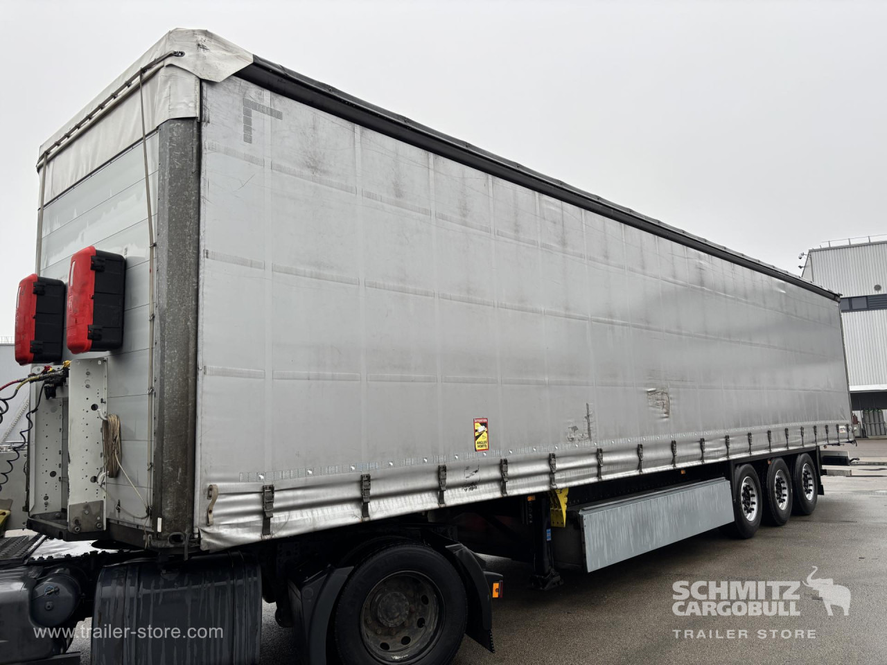 Arrendamiento de SCHMITZ Curtainsider Standard SCHMITZ Curtainsider Standard: foto 8