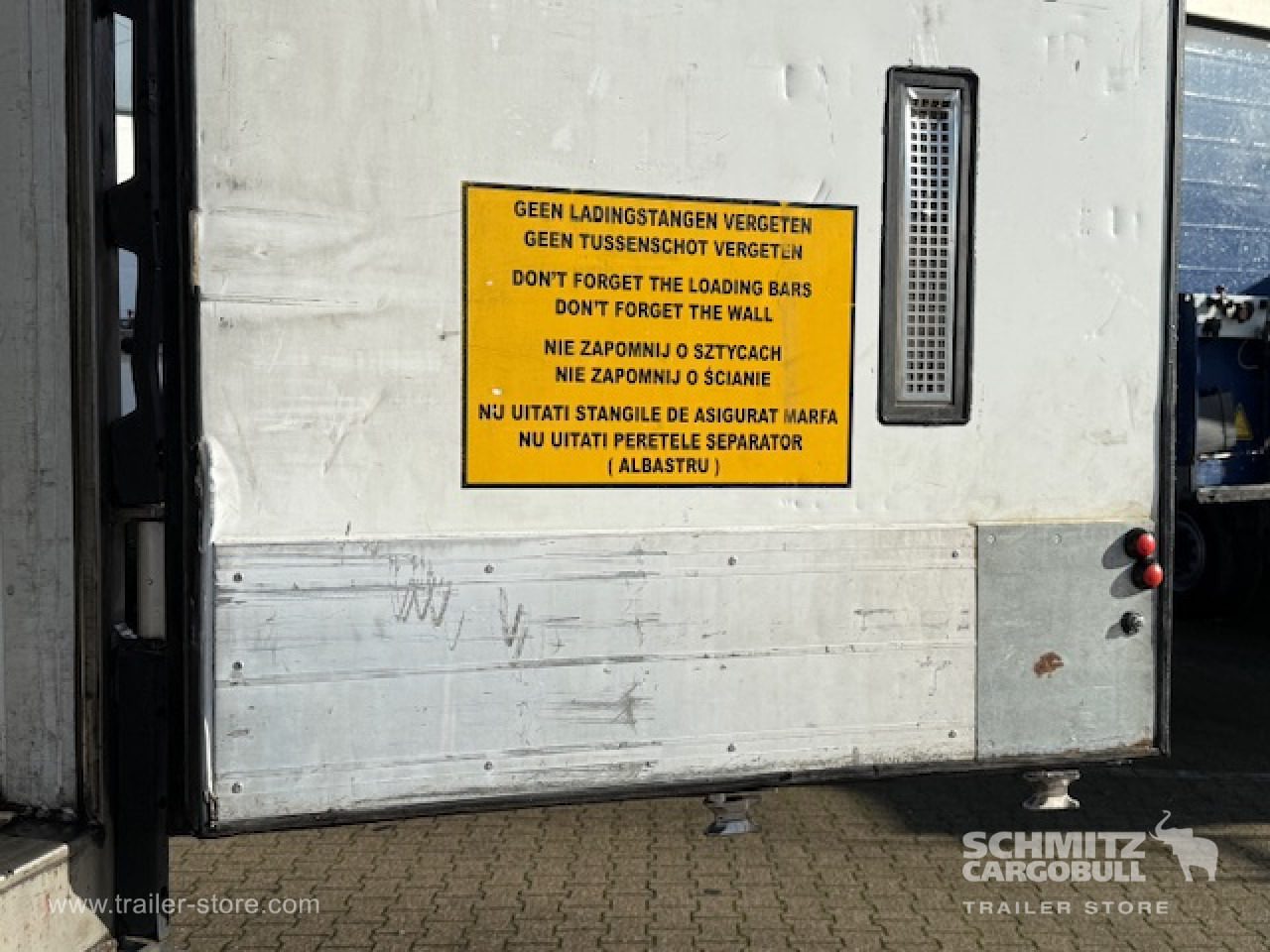 SCHMITZ Oplegger Vries Multitemp - Semirremolque isotérmico: foto 3 SCHMITZ Oplegger Vries Multitemp - Semirremolque isotérmico: foto 3