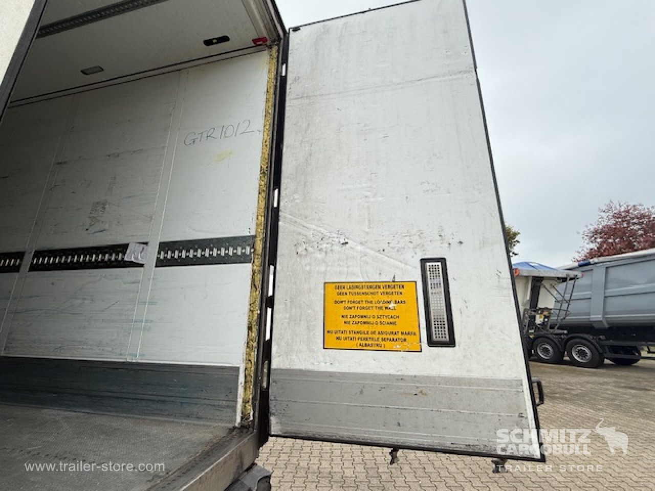 SCHMITZ Oplegger Vries Standard - Semirremolque isotérmico: foto 4 SCHMITZ Oplegger Vries Standard - Semirremolque isotérmico: foto 4