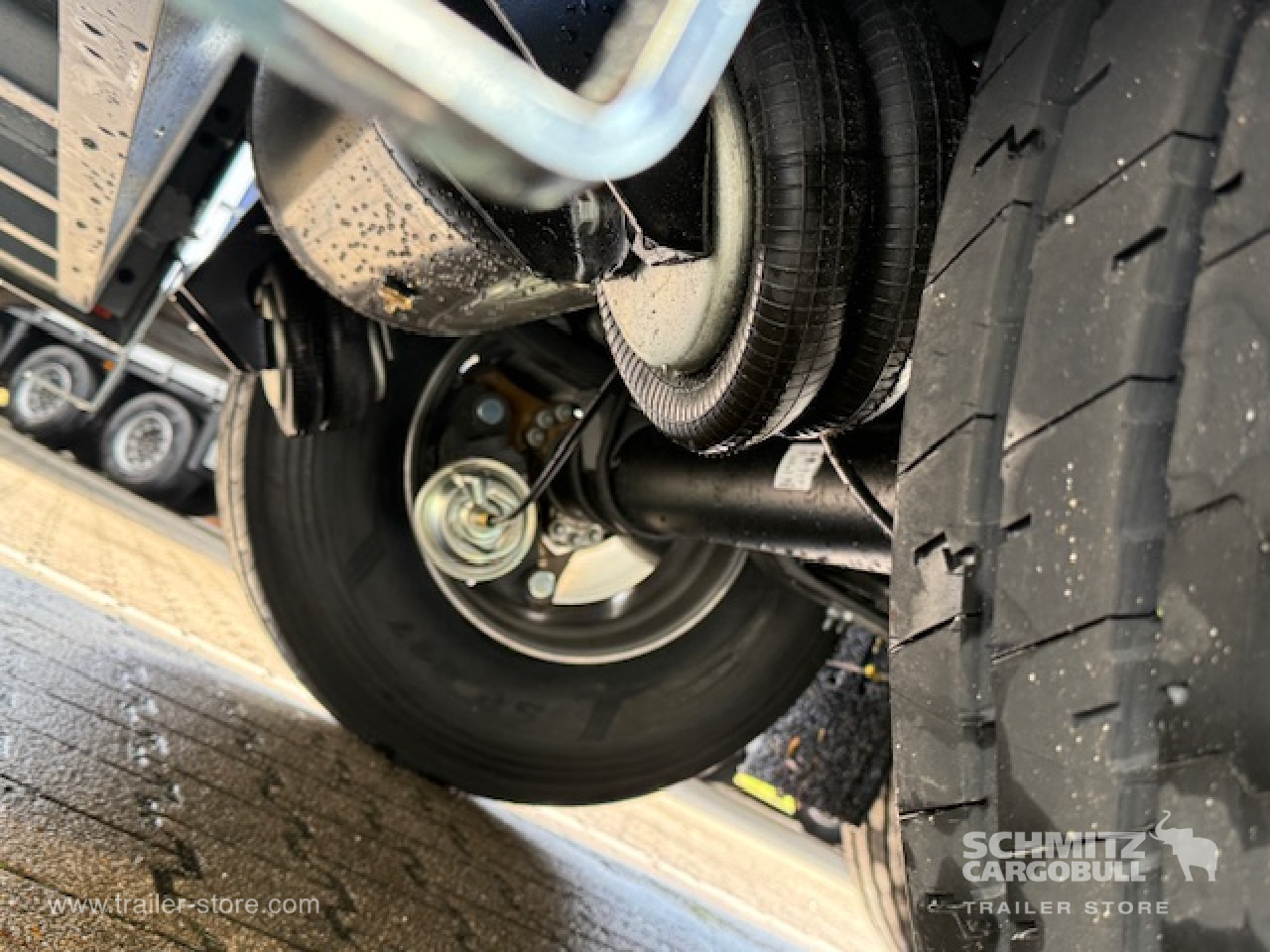 SCHMITZ Oplegger Vries Standard - Semirremolque isotérmico: foto 3 SCHMITZ Oplegger Vries Standard - Semirremolque isotérmico: foto 3