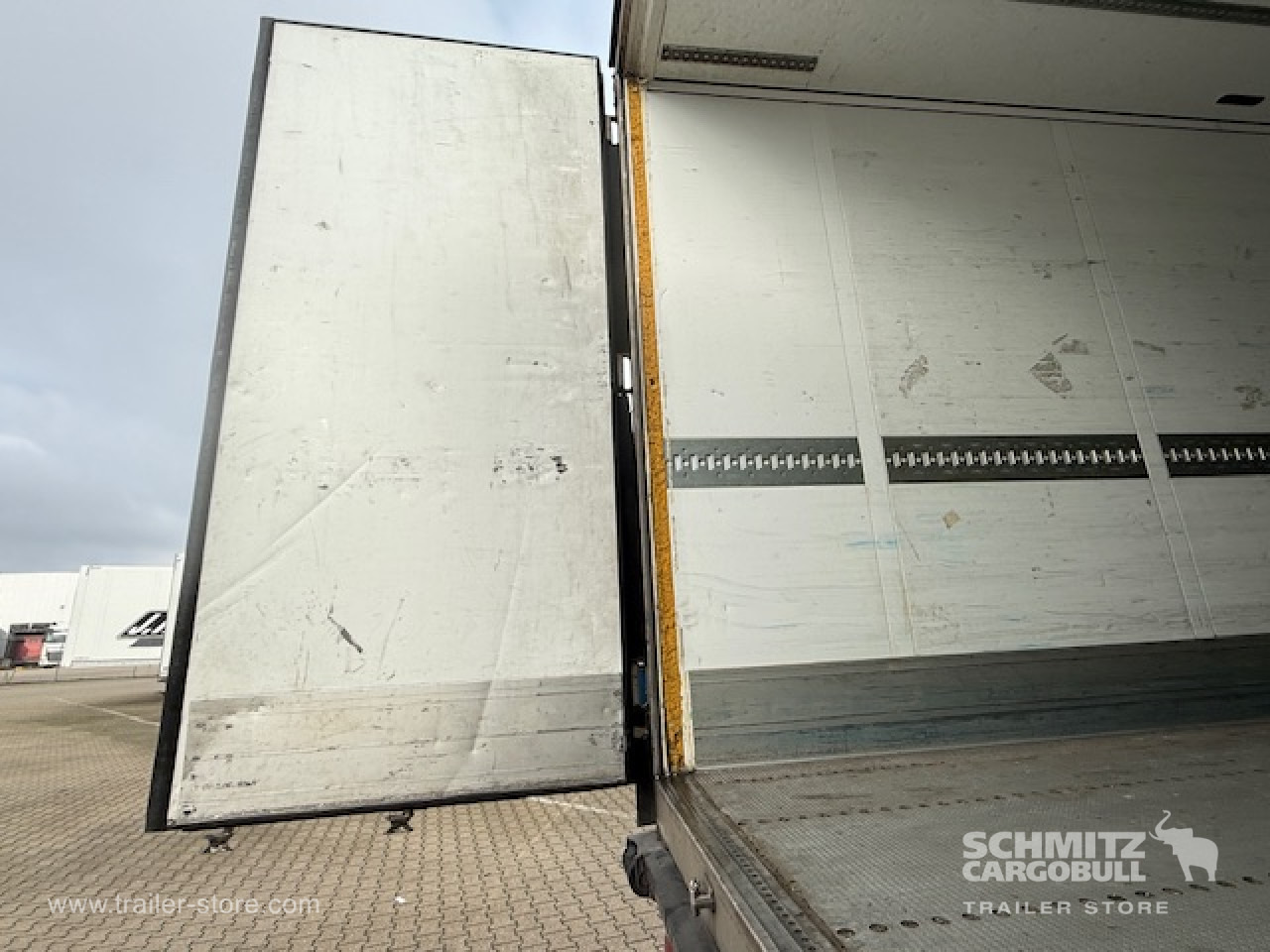 SCHMITZ Oplegger Vries Standard - Semirremolque isotérmico: foto 5 SCHMITZ Oplegger Vries Standard - Semirremolque isotérmico: foto 5