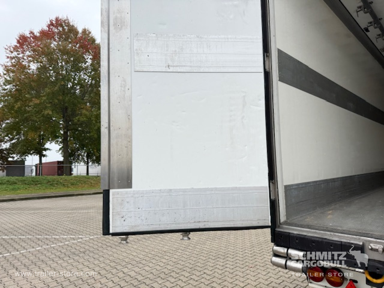 SCHMITZ Oplegger Vries Vleeshangwerk - Semirremolque isotérmico: foto 5 SCHMITZ Oplegger Vries Vleeshangwerk - Semirremolque isotérmico: foto 5