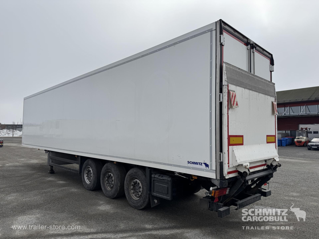 SCHMITZ Reefer Standard Taillift - Semirremolque isotérmico: foto 1 SCHMITZ Reefer Standard Taillift - Semirremolque isotérmico: foto 1