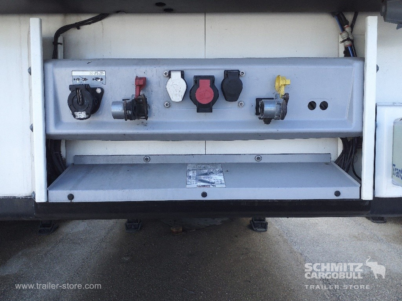 SCHMITZ Reefer Standard - Semirremolque isotérmico: foto 4 SCHMITZ Reefer Standard - Semirremolque isotérmico: foto 4