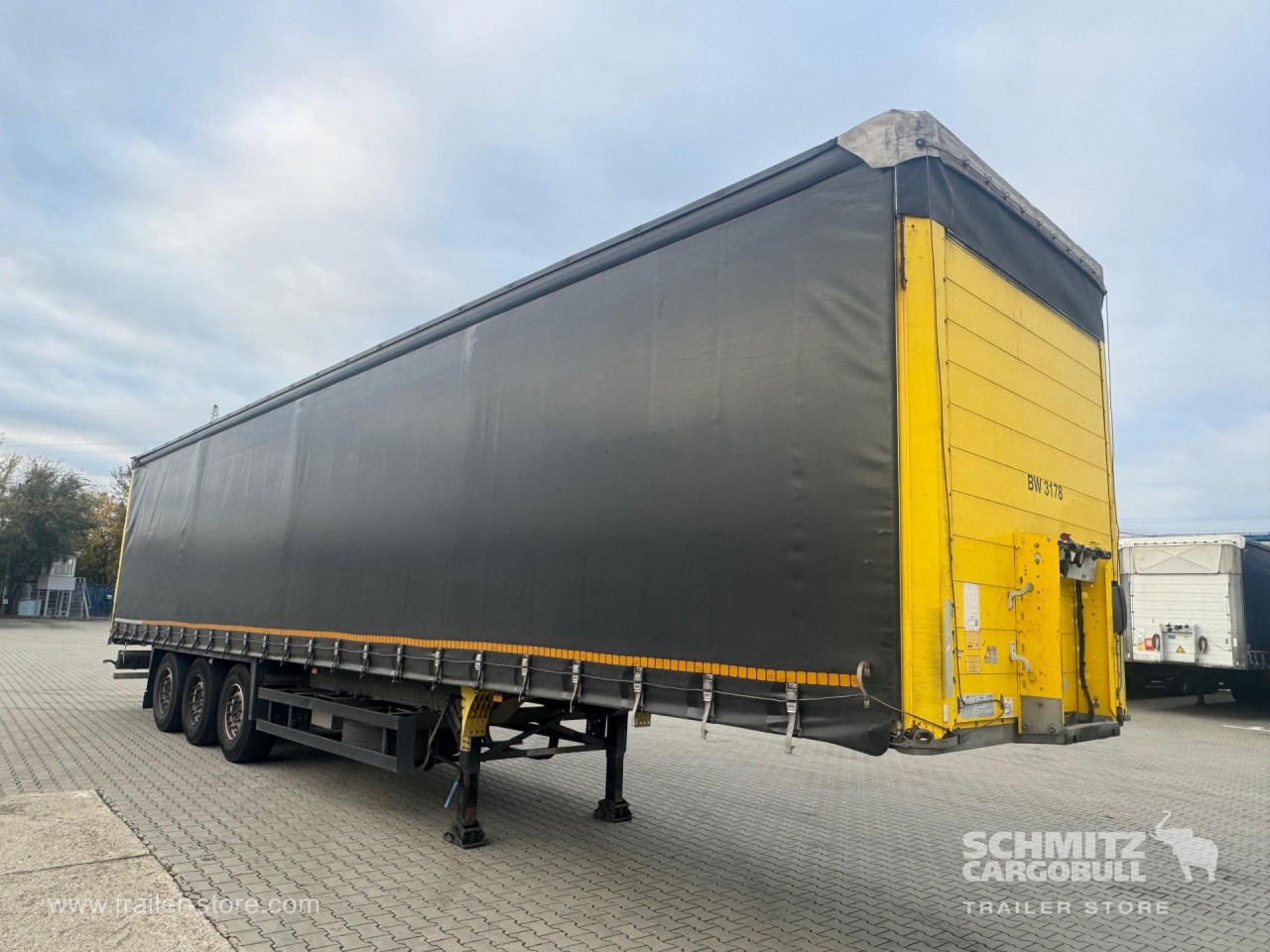 SCHMITZ Curtainsider Standard - Semirremolque lona: foto 1 SCHMITZ Curtainsider Standard - Semirremolque lona: foto 1
