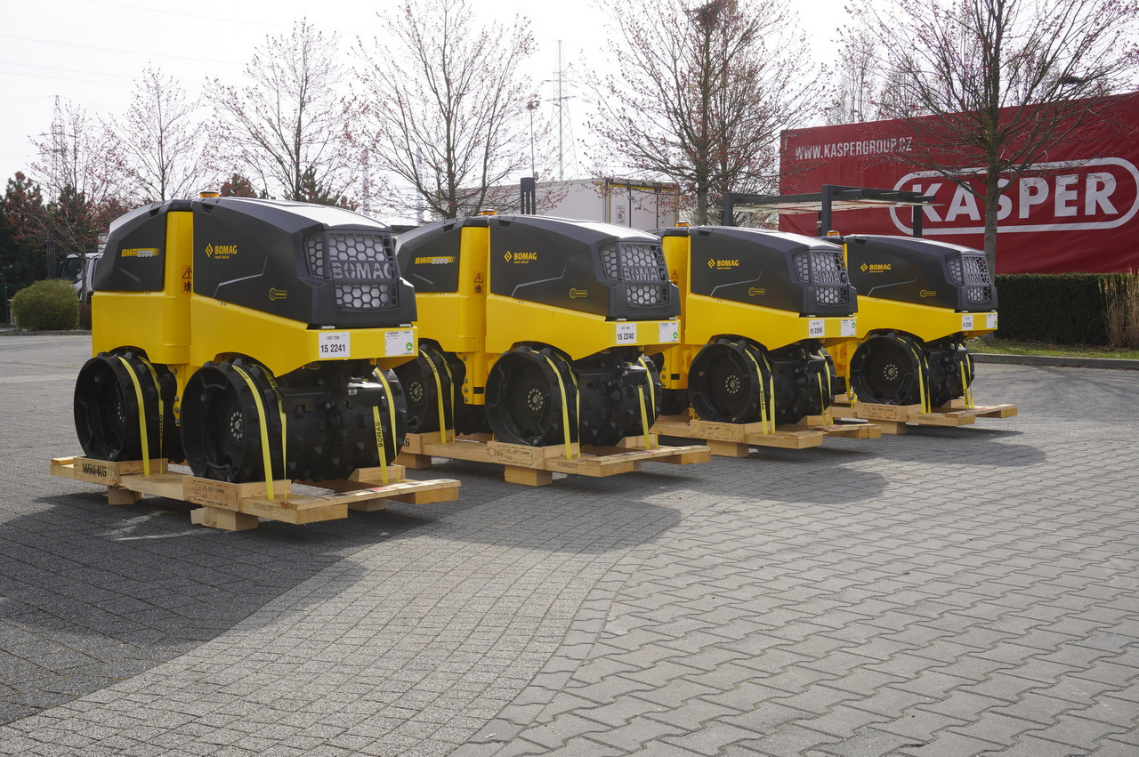 BOMAG BMP 8500 brand-new trench roller / Remote Control / 4 units - Estabilizador de suelos: foto 3 BOMAG BMP 8500 brand-new trench roller / Remote Control / 4 units - Estabilizador de suelos: foto 3