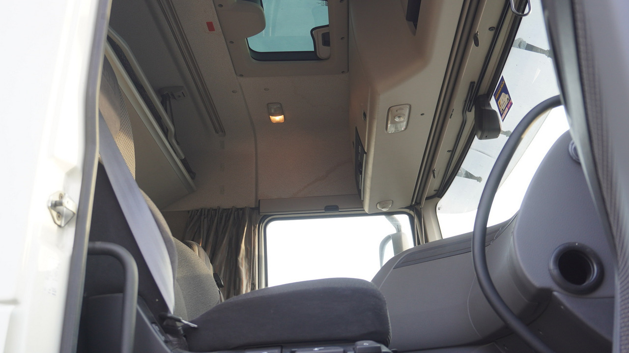 Arrendamiento de DAF XF 410 EURO 6 /410 HP / 20 EPAL / Dhollandia lift 1500 kg DAF XF 410 EURO 6 /410 HP / 20 EPAL / Dhollandia lift 1500 kg: foto 27