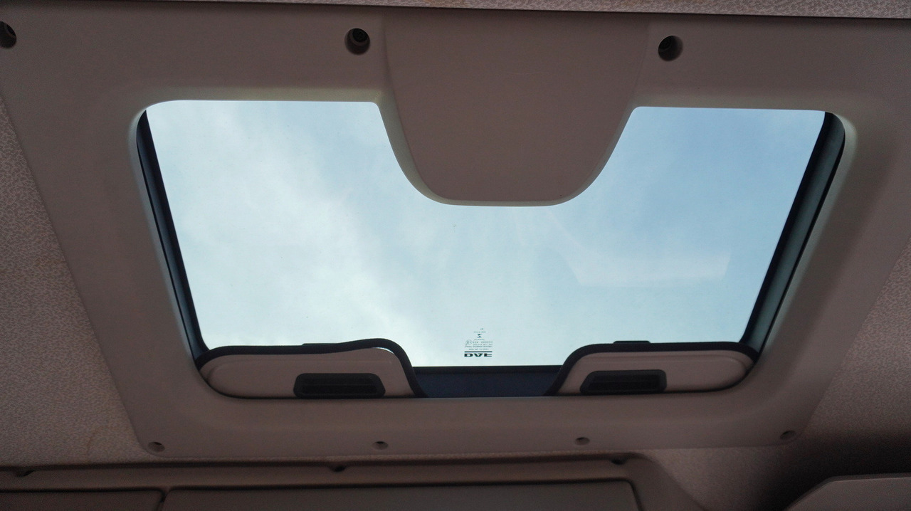 Camión caja cerrada DAF XF 410 EURO 6 /410 HP / 20 EPAL / Dhollandia lift 1500 kg: foto 22