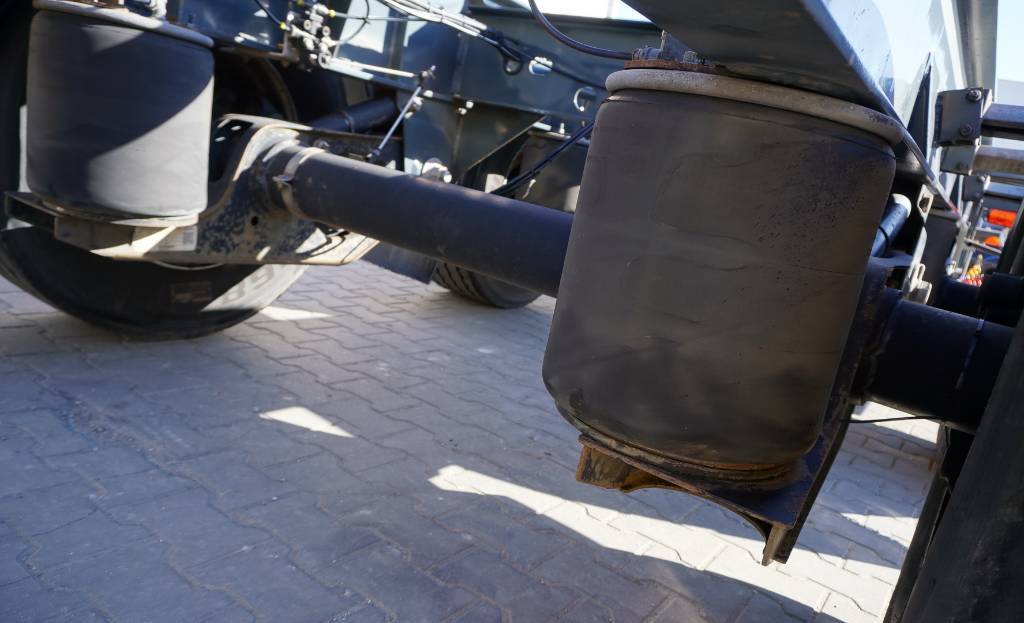 Fruehauf Trailer BDF (NEW) 6,000 km !!! - Remolque portacontenedore/ Intercambiable: foto 4 Fruehauf Trailer BDF (NEW) 6,000 km !!! - Remolque portacontenedore/ Intercambiable: foto 4