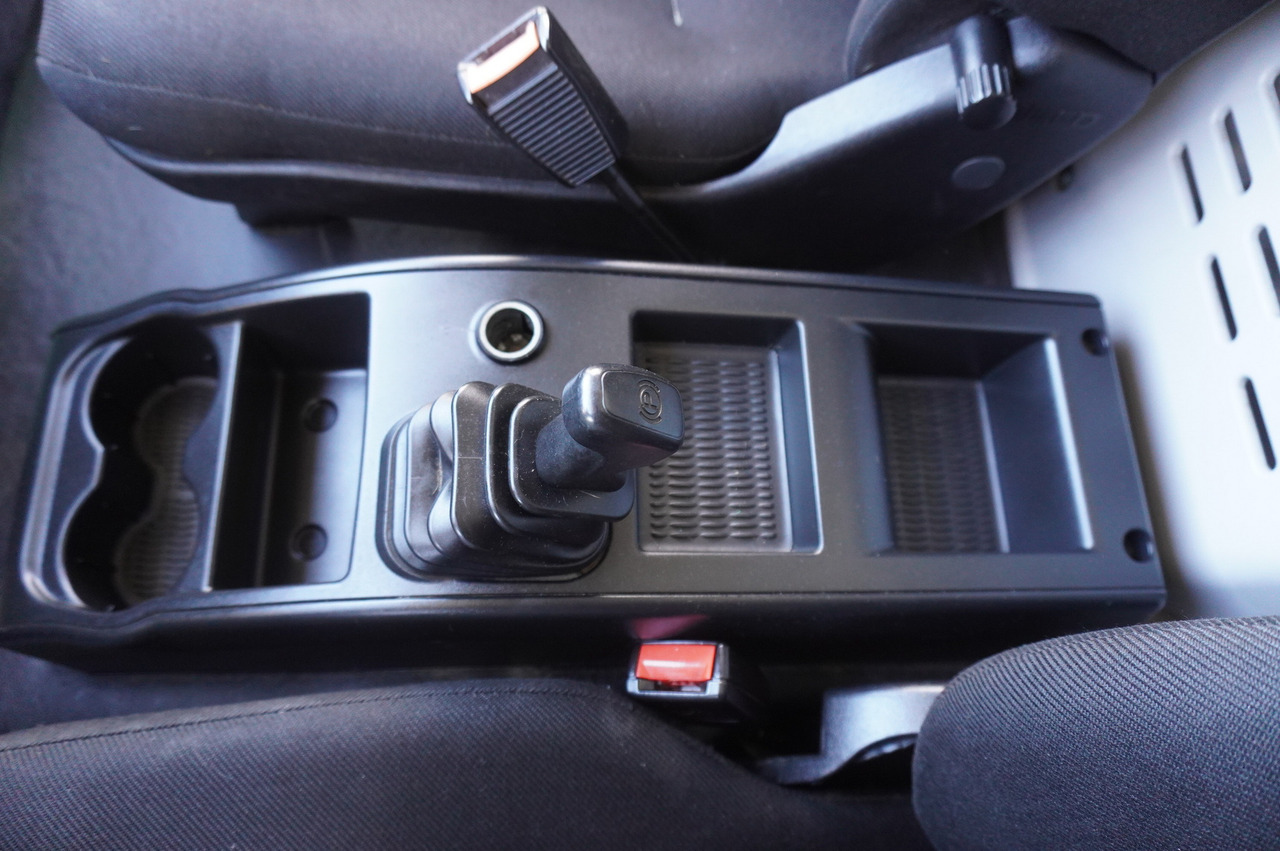 Camión caja cerrada IVECO Eurocargo 120-190 / 160 thousand km !!! / Box 18 EPAL / Dhollandia lift 1500 kg: foto 13