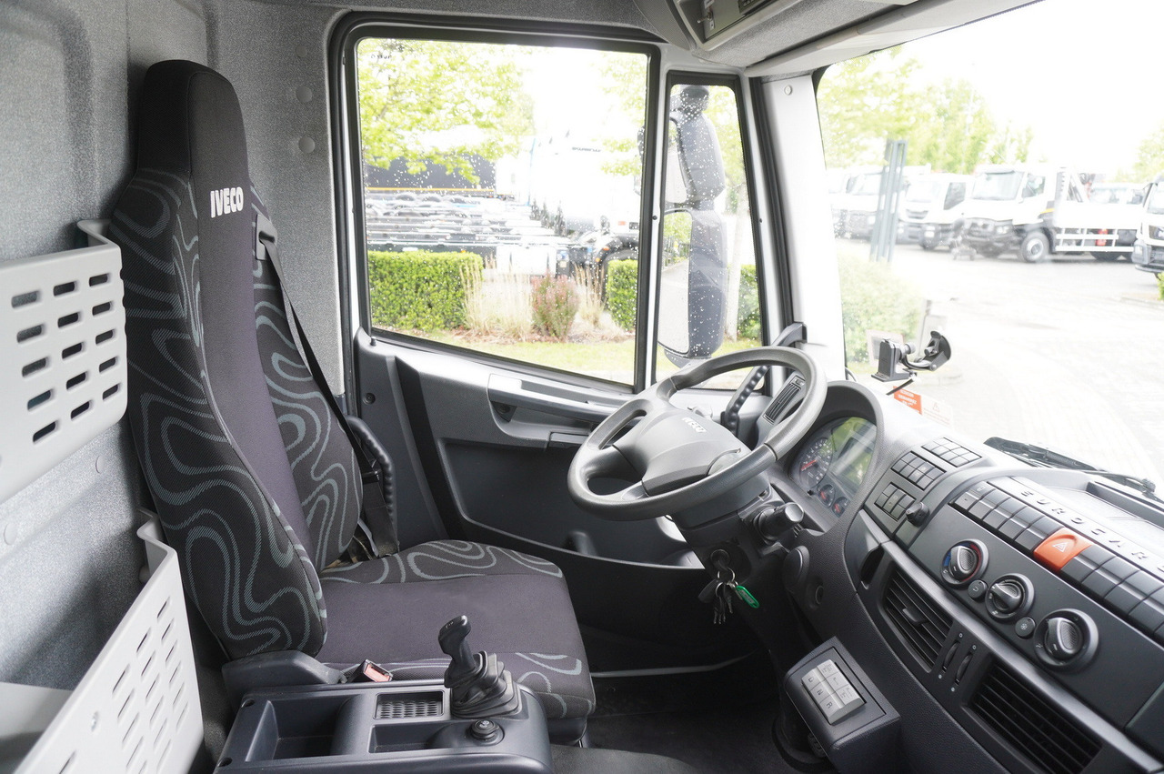 Arrendamiento de IVECO Eurocargo 150 E25 / 90 tho. km !!! / Tow truck IVECO Eurocargo 150 E25 / 90 tho. km !!! / Tow truck: foto 28