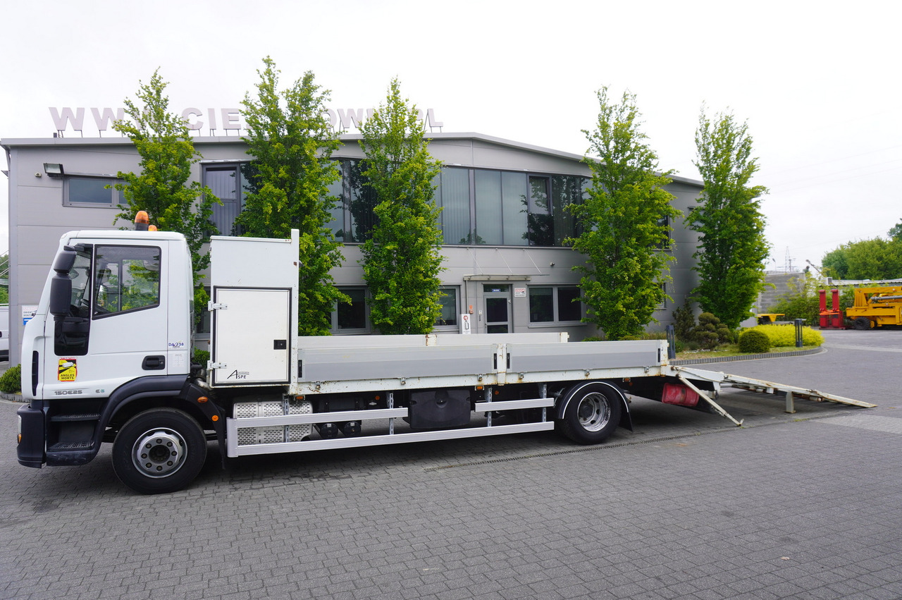 Arrendamiento de IVECO Eurocargo 150 E25 / 90 tho. km !!! / Tow truck IVECO Eurocargo 150 E25 / 90 tho. km !!! / Tow truck: foto 13