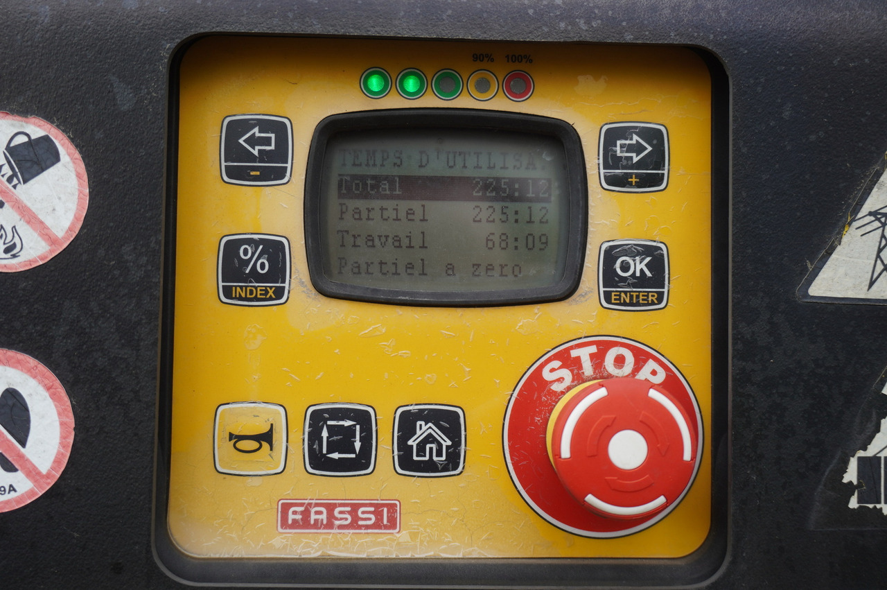 IVECO STRALIS 19.310 E6 / Flatbed 19 EPAL / FASSI F135 / 225 MTH! / 5.7  T - Camión grúa, Camión grúa: foto 2 IVECO STRALIS 19.310 E6 / Flatbed 19 EPAL / FASSI F135 / 225 MTH! / 5.7  T - Camión grúa, Camión grúa: foto 2