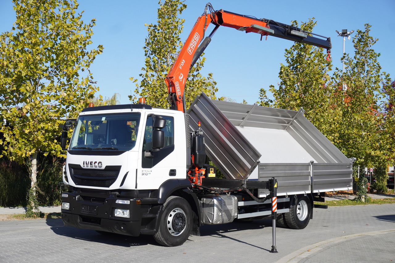 IVECO Stralis 310 E6 / NEW 3-sided tipper / Fassi F135 crane with remote control - Camión volquete, Camión grúa: foto 2 IVECO Stralis 310 E6 / NEW 3-sided tipper / Fassi F135 crane with remote control - Camión volquete, Camión grúa: foto 2