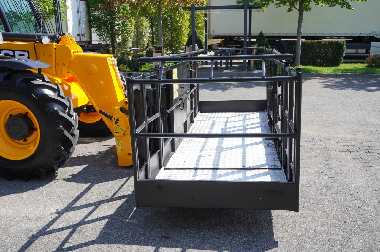 Cargadora de ruedas telescópica JCB 535-95 / 3.5 T / range 9.5 m / joystick: foto 17