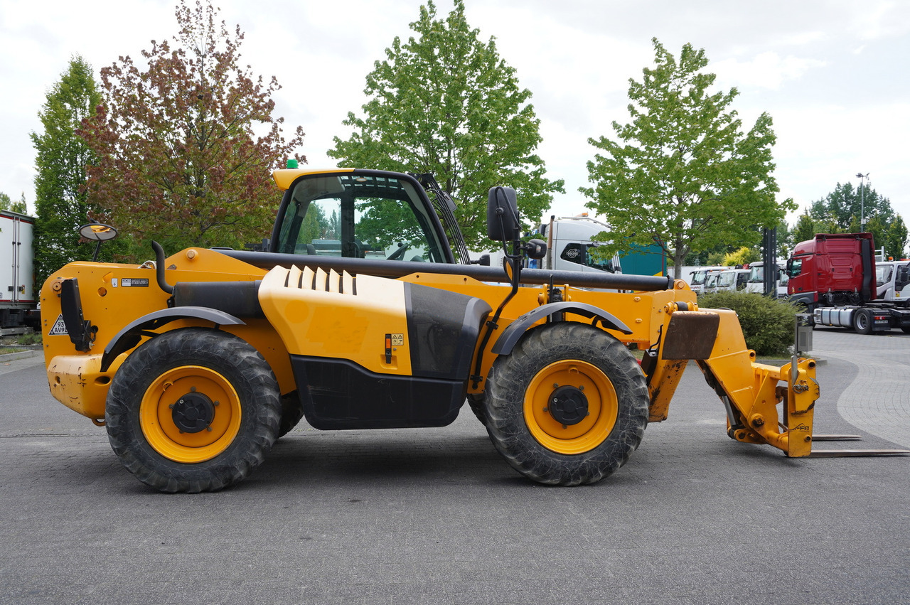 JCB 540-140 telescopic loader / 14 m range / 1800 MTH - Manipulador telescópico: foto 4 JCB 540-140 telescopic loader / 14 m range / 1800 MTH - Manipulador telescópico: foto 4