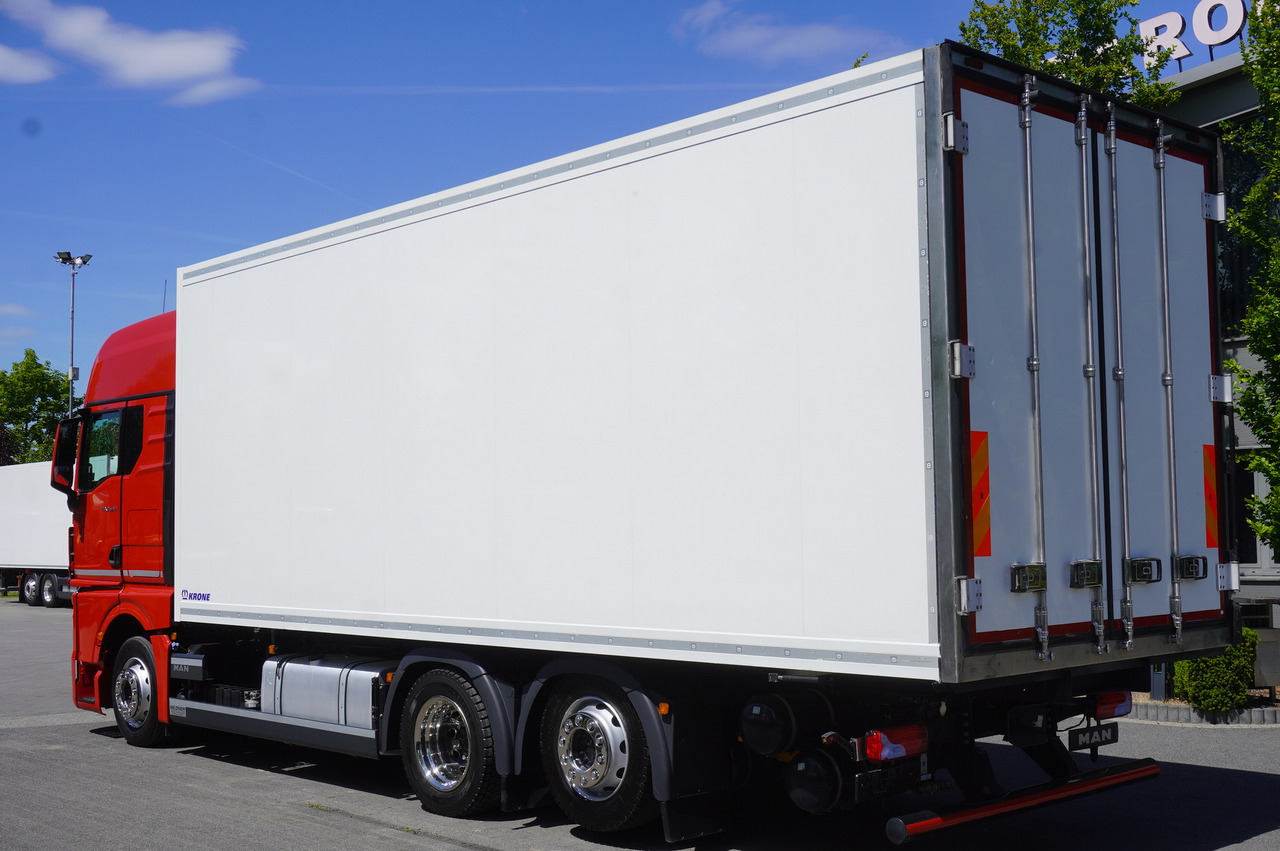 MAN MAN TGX 26.510 / 2022 / NEW Krone bitemperature refrigerated truck / Carrier Supra 850 MT / 4 units - Camión frigorífico: foto 2 MAN MAN TGX 26.510 / 2022 / NEW Krone bitemperature refrigerated truck / Carrier Supra 850 MT / 4 units - Camión frigorífico: foto 2