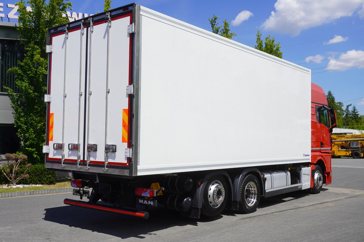 MAN MAN TGX 26.510 / 2022 / NEW Krone bitemperature refrigerated truck / Carrier Supra 850 MT / 4 units - Camión frigorífico: foto 5 MAN MAN TGX 26.510 / 2022 / NEW Krone bitemperature refrigerated truck / Carrier Supra 850 MT / 4 units - Camión frigorífico: foto 5