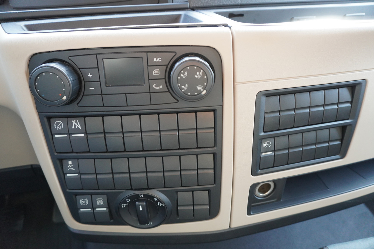 Arrendamiento de MAN TGL 12.220 / Curtainsider 19 EPAL / 140 tho. km MAN TGL 12.220 / Curtainsider 19 EPAL / 140 tho. km: foto 26