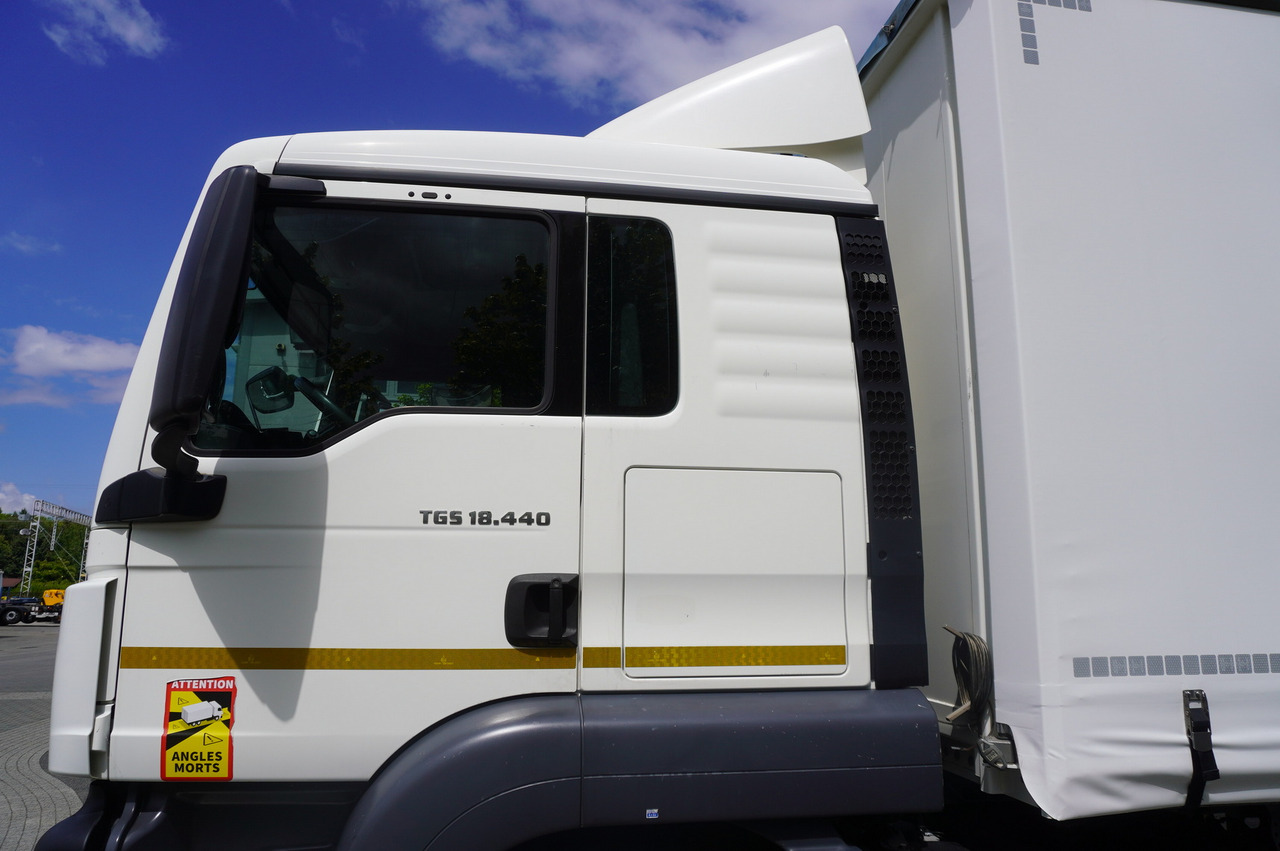 Camión lona MAN TGS 18.440 / 19 EPAL curtainsider / Sleeper cab [ Copy ]: foto 17