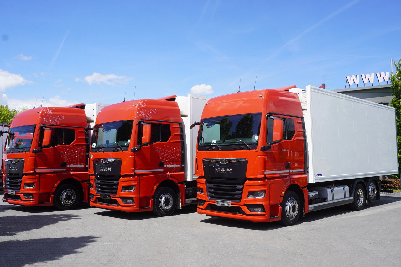 MAN TGX 26.510 / 2022 / New Krone refrigerator bitemperature / Dopplestock / 4 units - Camión frigorífico: foto 1 MAN TGX 26.510 / 2022 / New Krone refrigerator bitemperature / Dopplestock / 4 units - Camión frigorífico: foto 1