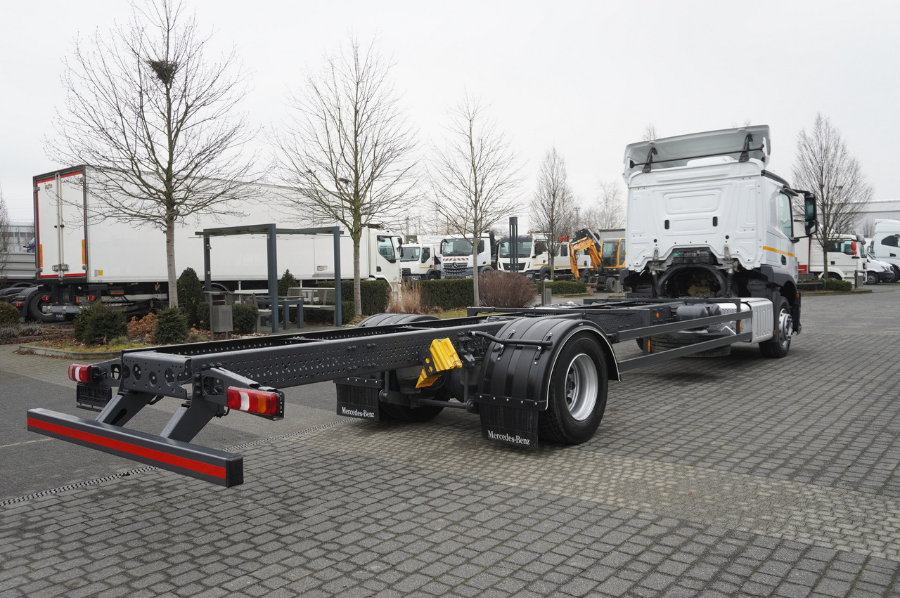 Camión chasis MERCEDES-BENZ Actros 1824 / 9.1 m chassis / sleeping cabin: foto 6