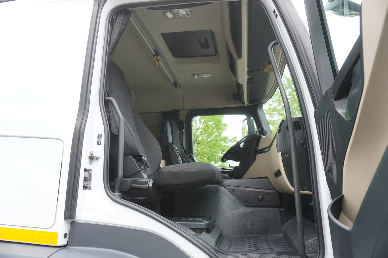 Arrendamiento de MERCEDES-BENZ Actros 1824 / Refrigerator 22 EPAL / Carrier Supra 950 / Sleeping cabin MERCEDES-BENZ Actros 1824 / Refrigerator 22 EPAL / Carrier Supra 950 / Sleeping cabin: foto 28 Arrendamiento de MERCEDES-BENZ Actros 1824 / Refrigerator 22 EPAL / Carrier Supra 950 / Sleeping cabin MERCEDES-BENZ Actros 1824 / Refrigerator 22 EPAL / Carrier Supra 950 / Sleeping cabin: foto 28