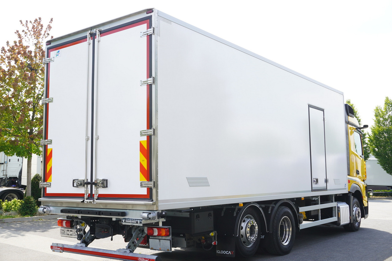 MERCEDES-BENZ Actros 2545 MP5 6×2 E6 / NEW Igloocar refrigerator / 19 pallets - Camión frigorífico: foto 4 MERCEDES-BENZ Actros 2545 MP5 6×2 E6 / NEW Igloocar refrigerator / 19 pallets - Camión frigorífico: foto 4