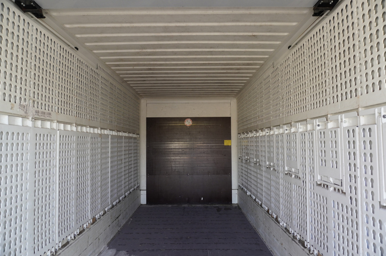 MERCEDES-BENZ Actros 2545 MP5 / KRONE 18 EPAL box body / ADR AT - Camión caja cerrada: foto 4 MERCEDES-BENZ Actros 2545 MP5 / KRONE 18 EPAL box body / ADR AT - Camión caja cerrada: foto 4