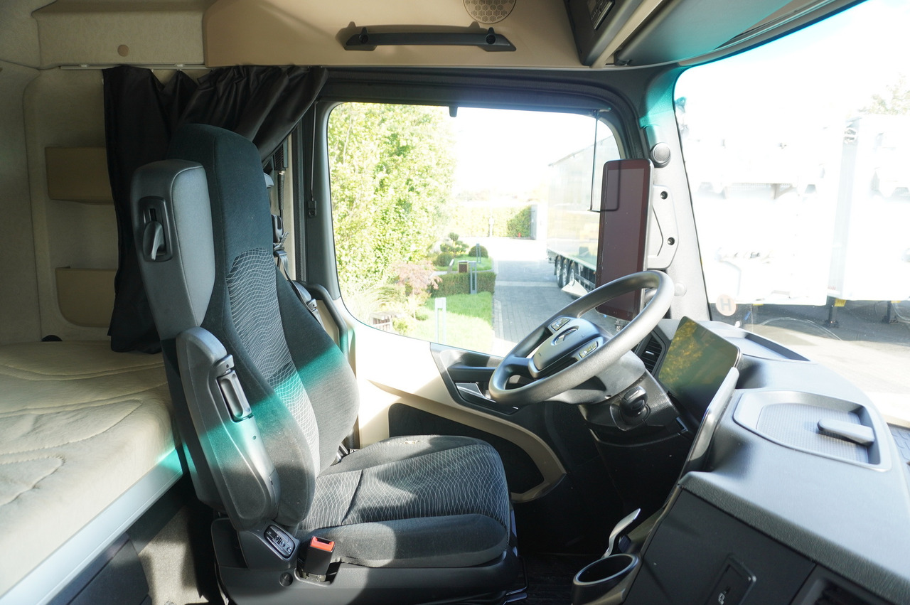 Arrendamiento de MERCEDES-BENZ Actros 2545 MP5 / KRONE 18 EPAL box body / ADR AT MERCEDES-BENZ Actros 2545 MP5 / KRONE 18 EPAL box body / ADR AT: foto 16