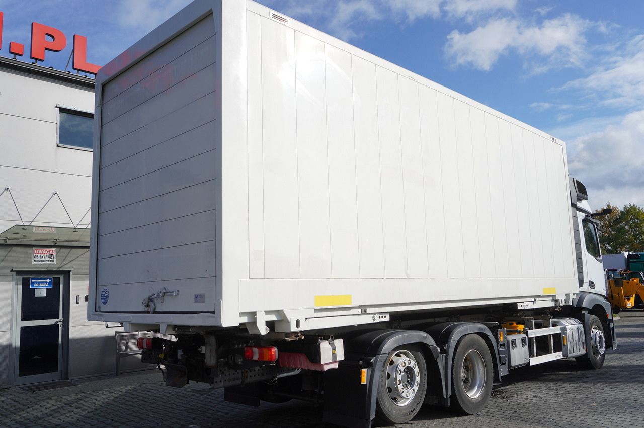 MERCEDES-BENZ Actros 2545 MP5 / KRONE 18 EPAL box body / ADR AT - Camión caja cerrada: foto 2 MERCEDES-BENZ Actros 2545 MP5 / KRONE 18 EPAL box body / ADR AT - Camión caja cerrada: foto 2