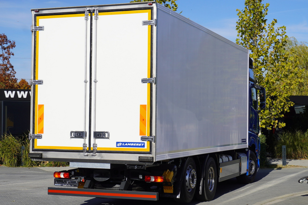MERCEDES-BENZ Actros 2548 E6 / GIGA / Cab Lounge chair / Lamberet Refrigerator / Carrier Supra 950 - Camión frigorífico: foto 3 MERCEDES-BENZ Actros 2548 E6 / GIGA / Cab Lounge chair / Lamberet Refrigerator / Carrier Supra 950 - Camión frigorífico: foto 3