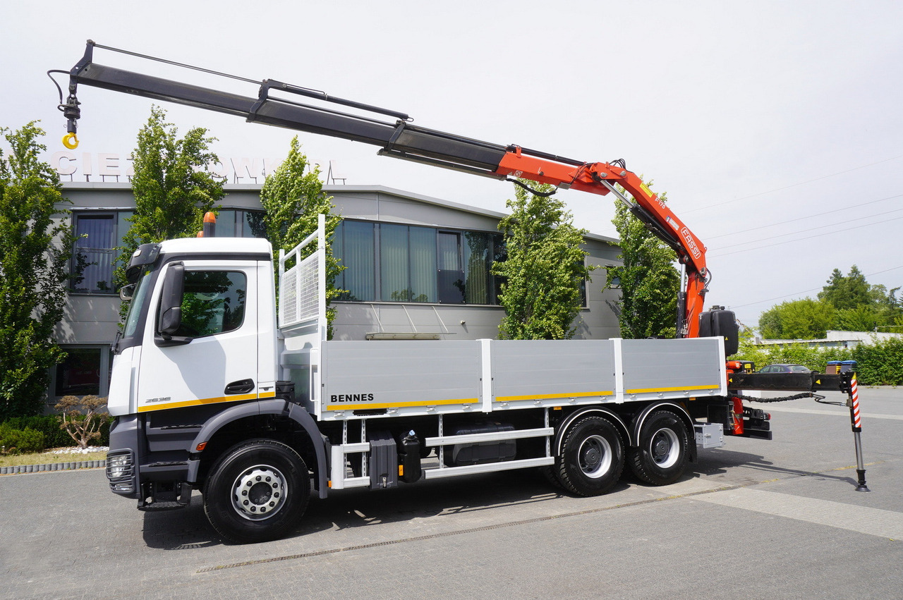 MERCEDES-BENZ Arocs 2633 flatbed truck / Crane FASSI F155A.0.23 / REMOTE CONTROL / 230,000 km - Camión grúa: foto 3 MERCEDES-BENZ Arocs 2633 flatbed truck / Crane FASSI F155A.0.23 / REMOTE CONTROL / 230,000 km - Camión grúa: foto 3