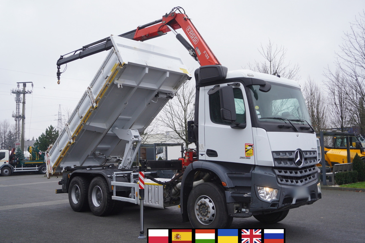 MERCEDES-BENZ Arocs 2636 6x4 / 2-way tipper / Fassi F135A.0.23 / remote control / Rotator - Camión volquete, Camión grúa: foto 1 MERCEDES-BENZ Arocs 2636 6x4 / 2-way tipper / Fassi F135A.0.23 / remote control / Rotator - Camión volquete, Camión grúa: foto 1