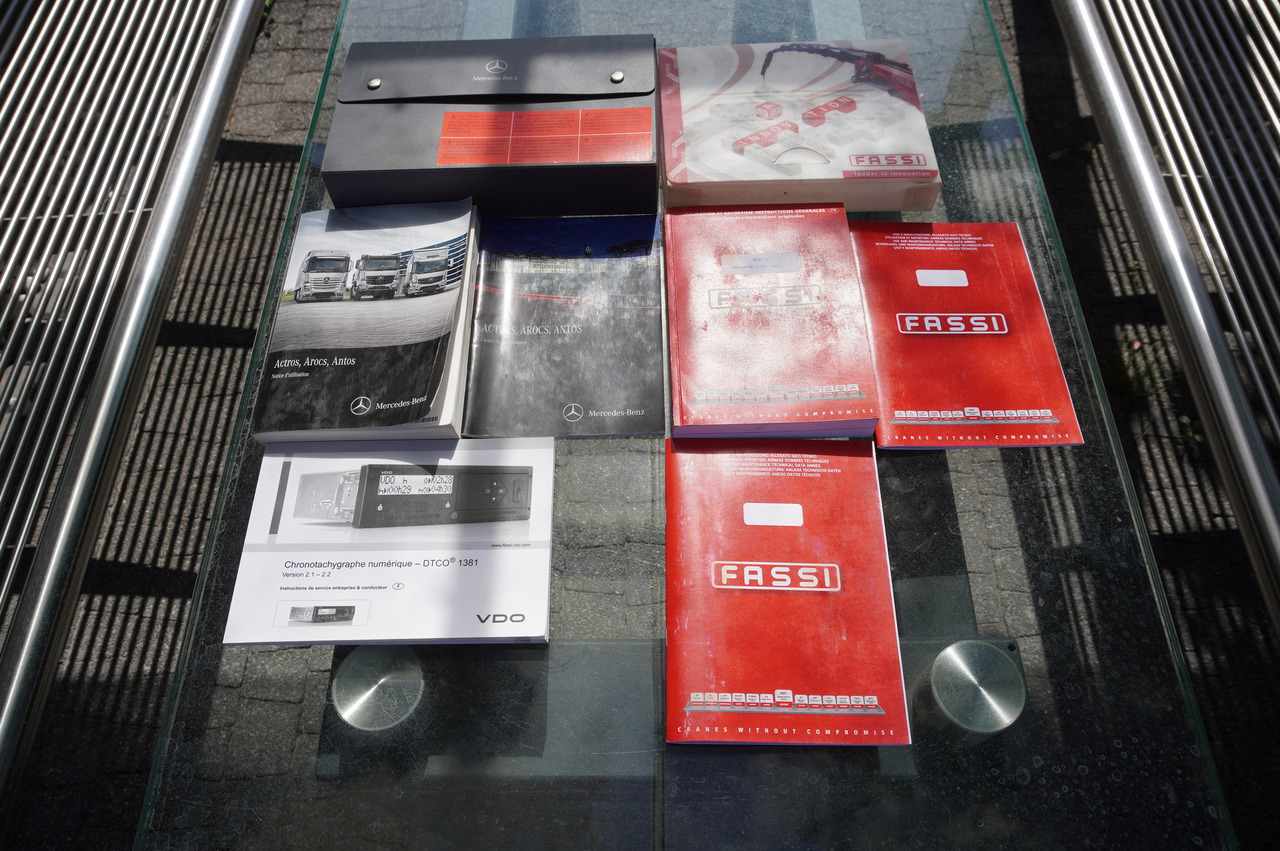 Camión grúa MERCEDES-BENZ Arocs 2636 / 6x4 / HDS Fassi / 3-Way Tipper / Bortmatic: foto 28 Camión grúa MERCEDES-BENZ Arocs 2636 / 6x4 / HDS Fassi / 3-Way Tipper / Bortmatic: foto 28