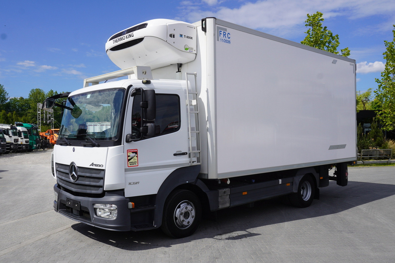 MERCEDES-BENZ Atego 1021 / Lamberet meat hook refrigerator / Carcass elevator 1000 kg / Thermoking T800 R - Camión frigorífico, Camión grúa: foto 2 MERCEDES-BENZ Atego 1021 / Lamberet meat hook refrigerator / Carcass elevator 1000 kg / Thermoking T800 R - Camión frigorífico, Camión grúa: foto 2