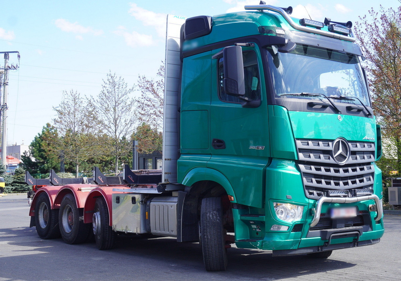 Mercedes-Benz Arocs 3563 8 × 4 / 630 HP / steered axle / Logging superstructure - Camión chasis: foto 1 Mercedes-Benz Arocs 3563 8 × 4 / 630 HP / steered axle / Logging superstructure - Camión chasis: foto 1