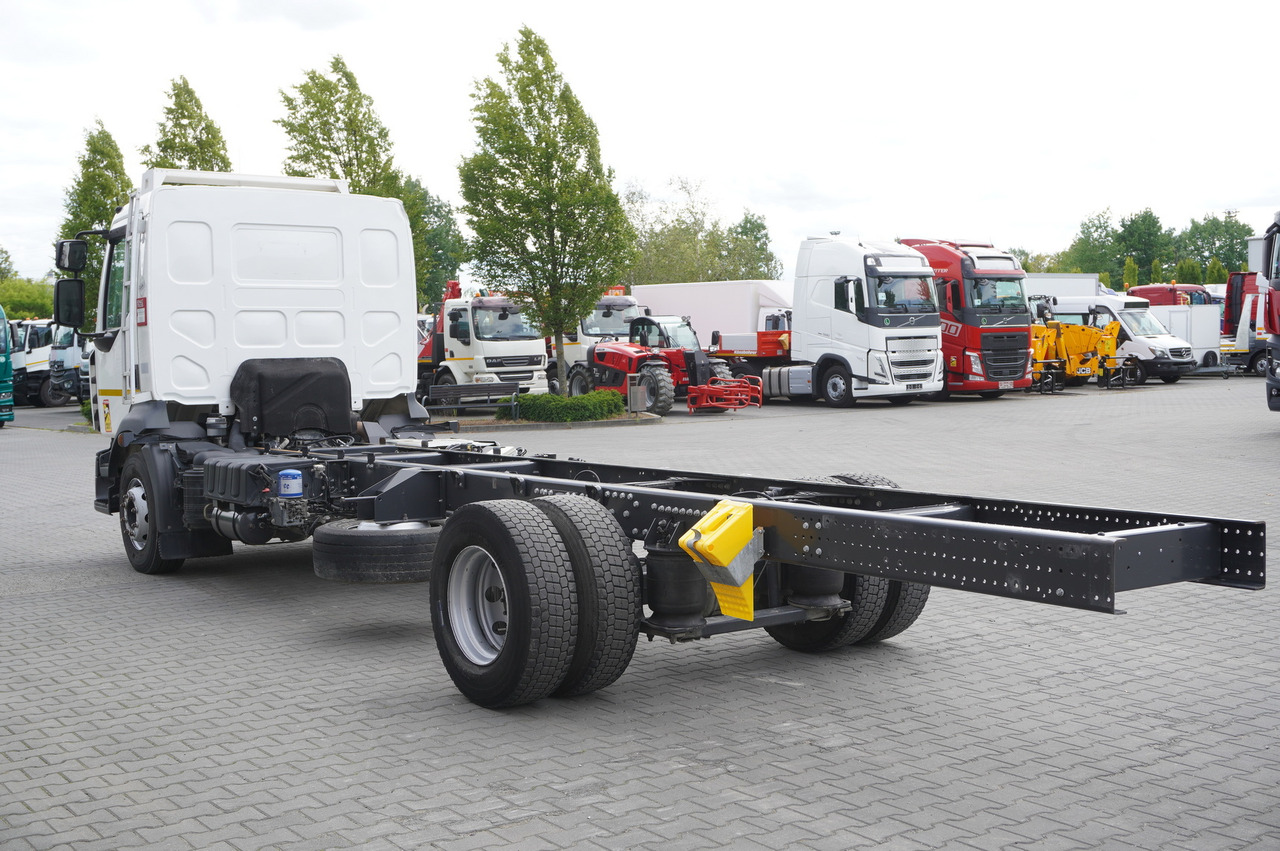RENAULT D16 / Chassis 7.1 m / Differential lock - Camión chasis: foto 5 RENAULT D16 / Chassis 7.1 m / Differential lock - Camión chasis: foto 5