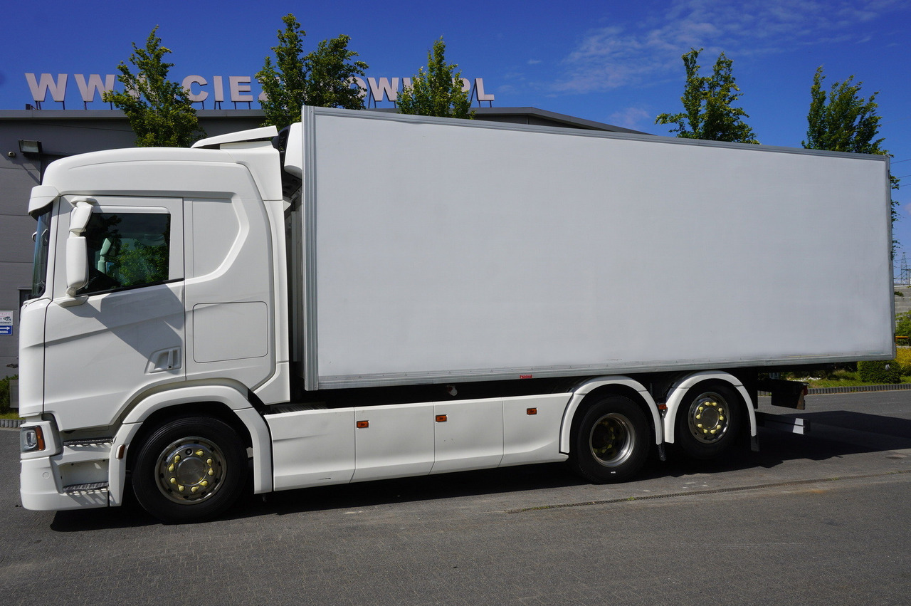 SCANIA R500 / Lecapitaine refrigerator Multitemp / Carrier Supra 950 MT / 3rd axle steered - Camión frigorífico: foto 2 SCANIA R500 / Lecapitaine refrigerator Multitemp / Carrier Supra 950 MT / 3rd axle steered - Camión frigorífico: foto 2