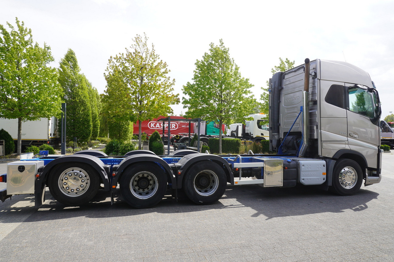 Camión chasis VOLVO FH16 750 8x4x4 / 750 HP! / Frame 685 cm / Steered 4th axle: foto 6