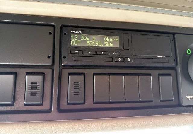 VOLVO FM 460 6X2*4 / HIAB ULT21S61 hooklift / 50 tho. km! / 2022 - Camión multibasculante: foto 2 VOLVO FM 460 6X2*4 / HIAB ULT21S61 hooklift / 50 tho. km! / 2022 - Camión multibasculante: foto 2