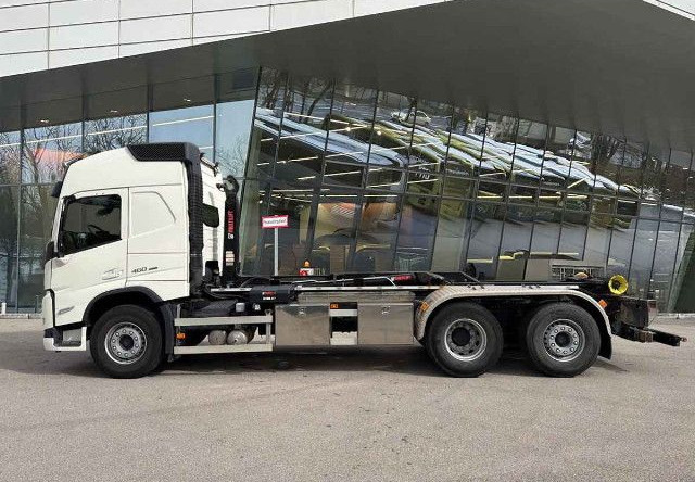 VOLVO FM 460 6X2*4 / HIAB ULT21S61 hooklift / 50 tho. km! / 2022 - Camión multibasculante: foto 3 VOLVO FM 460 6X2*4 / HIAB ULT21S61 hooklift / 50 tho. km! / 2022 - Camión multibasculante: foto 3