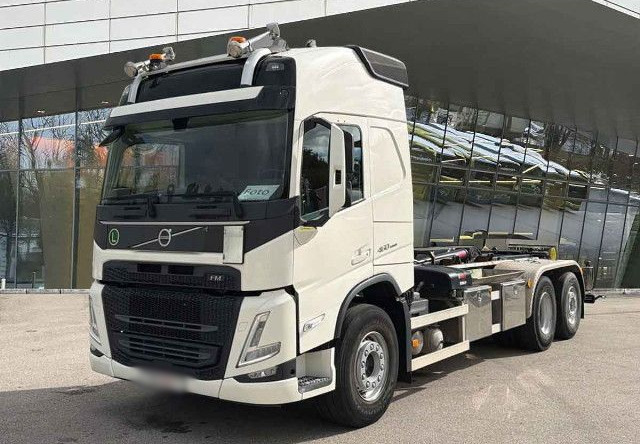 VOLVO FM 460 6X2*4 / HIAB ULT21S61 hooklift / 50 tho. km! / 2022 - Camión multibasculante: foto 1 VOLVO FM 460 6X2*4 / HIAB ULT21S61 hooklift / 50 tho. km! / 2022 - Camión multibasculante: foto 1