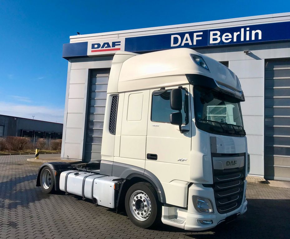 Cabeza tractora DAF XF 480 FT SSC Low Deck Standklima MX-EngineBrake: foto 1