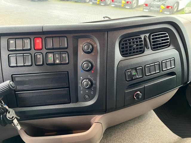 DAF XB 290 FA 16 to. Curtainsider LBW 1.5 Tonnen AHK - Camión lona: foto 5 DAF XB 290 FA 16 to. Curtainsider LBW 1.5 Tonnen AHK - Camión lona: foto 5